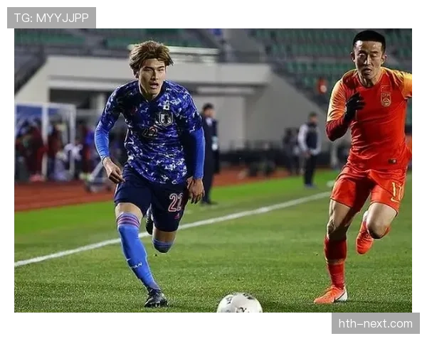 鞋钉朝上犯规规则解读：何时算危险动作被吹罚？